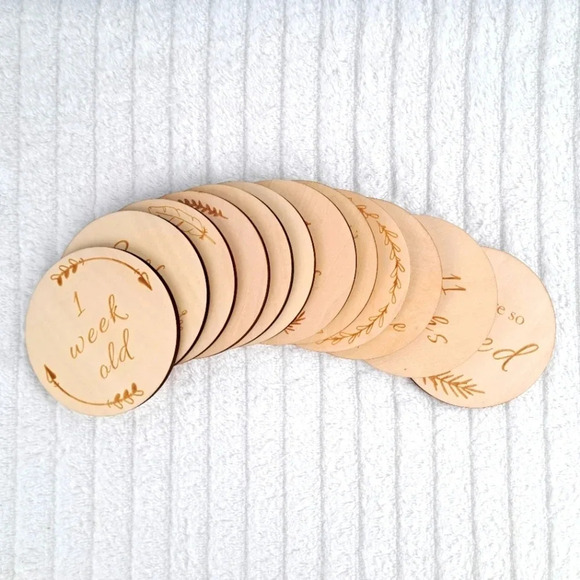 Monthly Baby Milestone Signs – Wooden Newborn Photo Props for 0-12 Months - Picture 2 of 4